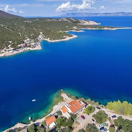 Maison d'hôtes Triple Uvala Pokrivenik 2069j 3*